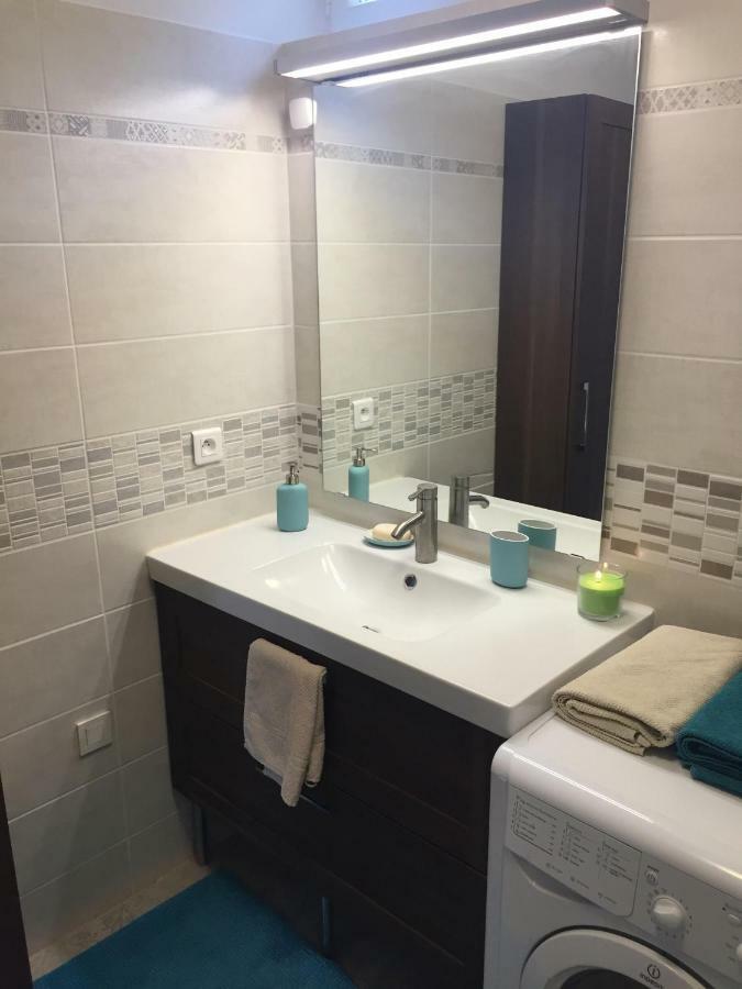 Les Meubles De Luchon - La Perle Bleue - Centre Luchon, Beau T2, 2 A 4 Personnes, Wifi Lägenhet Bagnères-de-Luchon Exteriör bild