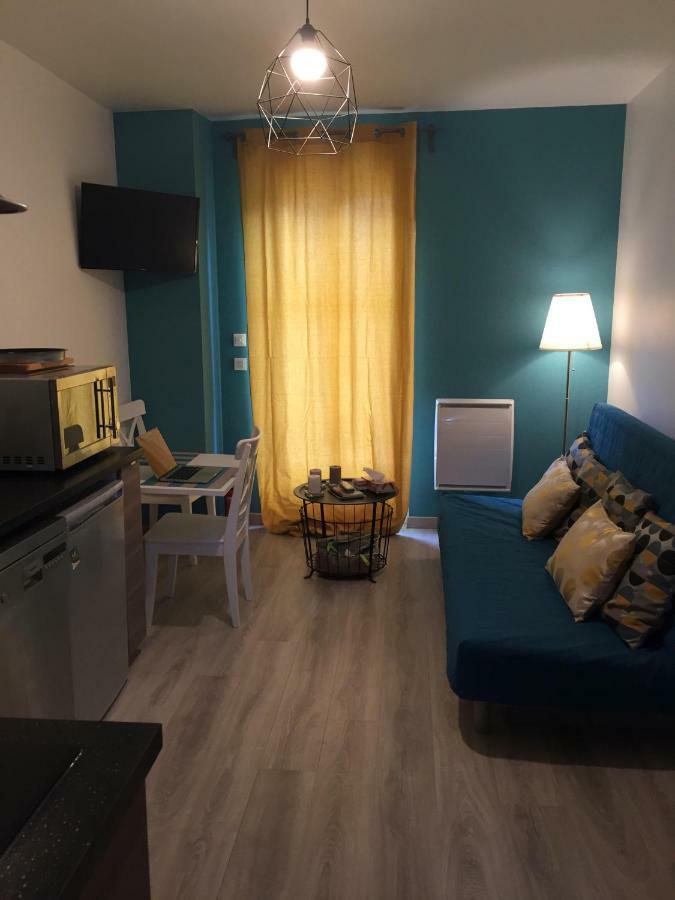 Les Meubles De Luchon - La Perle Bleue - Centre Luchon, Beau T2, 2 A 4 Personnes, Wifi Lägenhet Bagnères-de-Luchon Exteriör bild